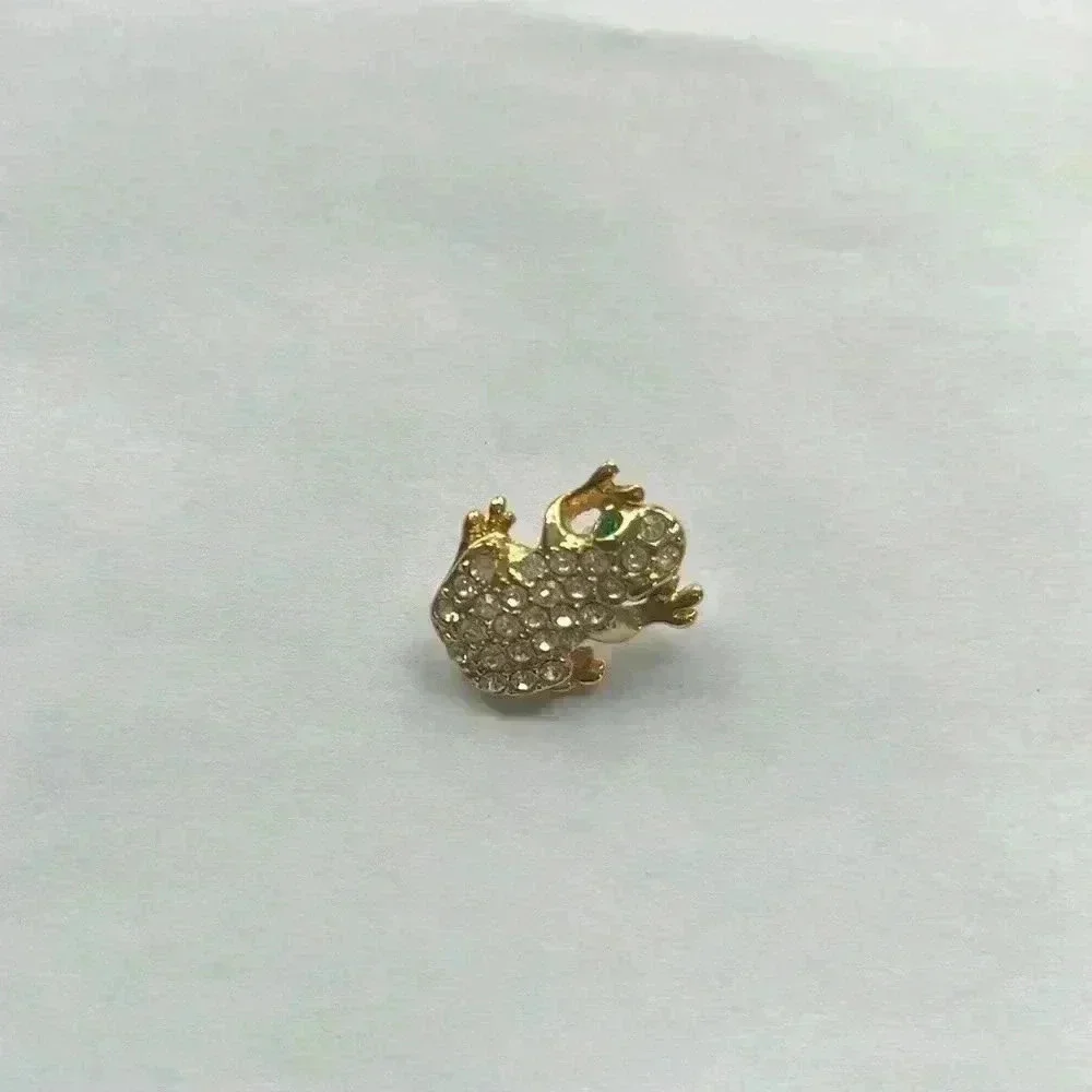 Frog pin